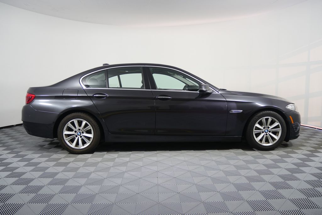 Thumbnail: 2016 BMW 5 Series - 2