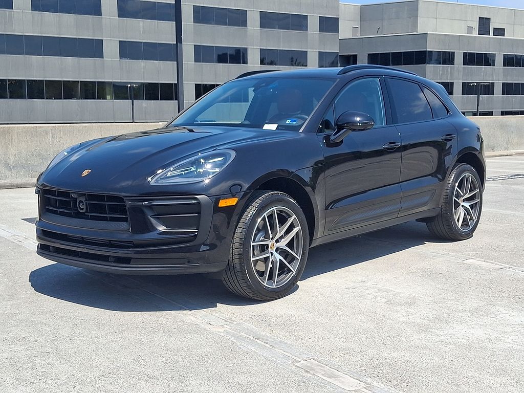 Thumbnail: 2026 Porsche Macan - 1