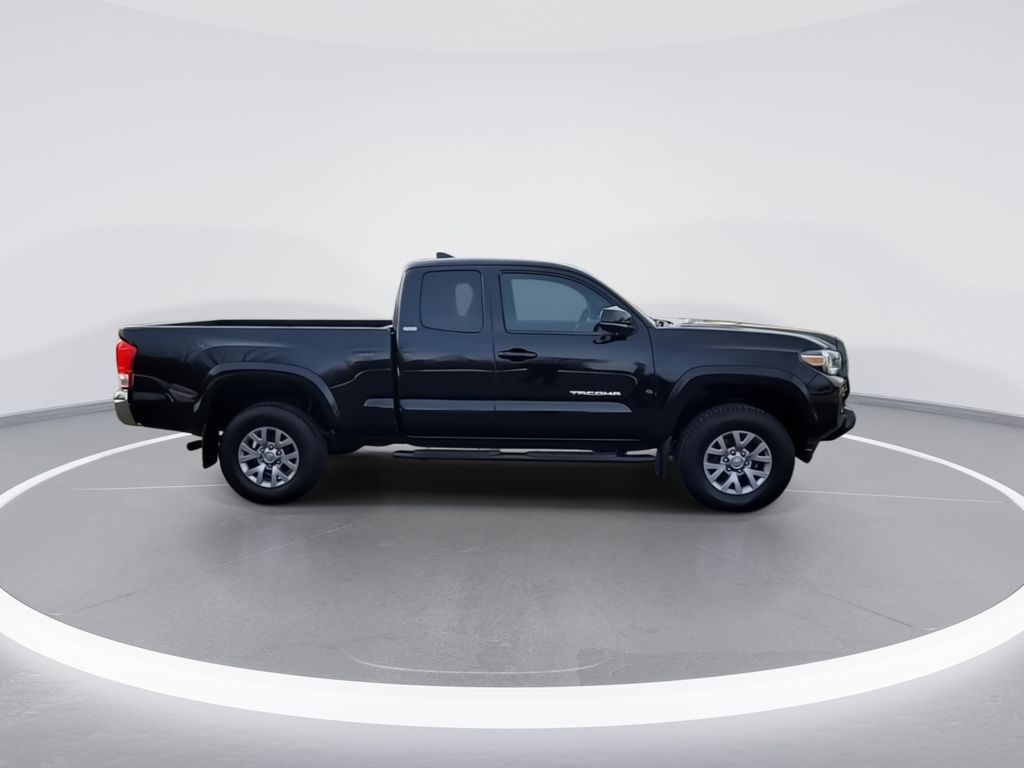 2017 Toyota Tacoma SR5 9