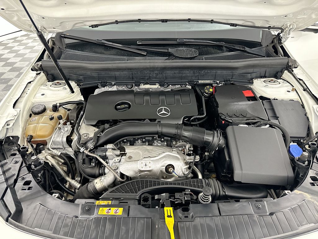 Thumbnail: 2021 Mercedes-Benz GLB - 30