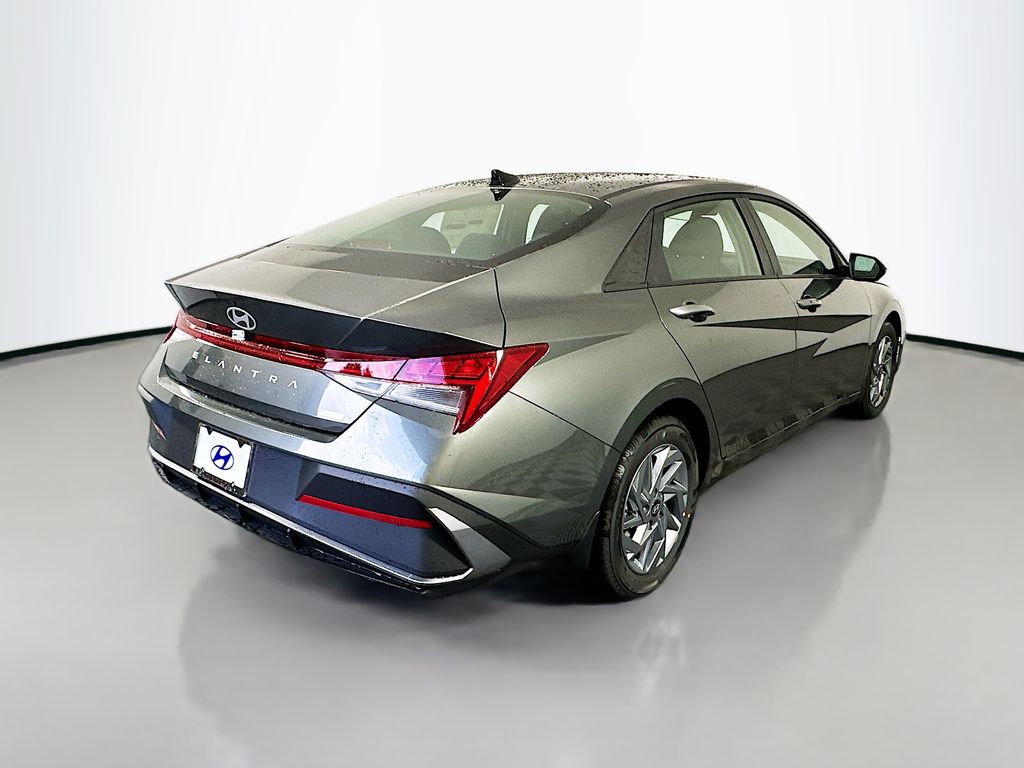 Thumbnail: 2025 Hyundai Elantra - 5