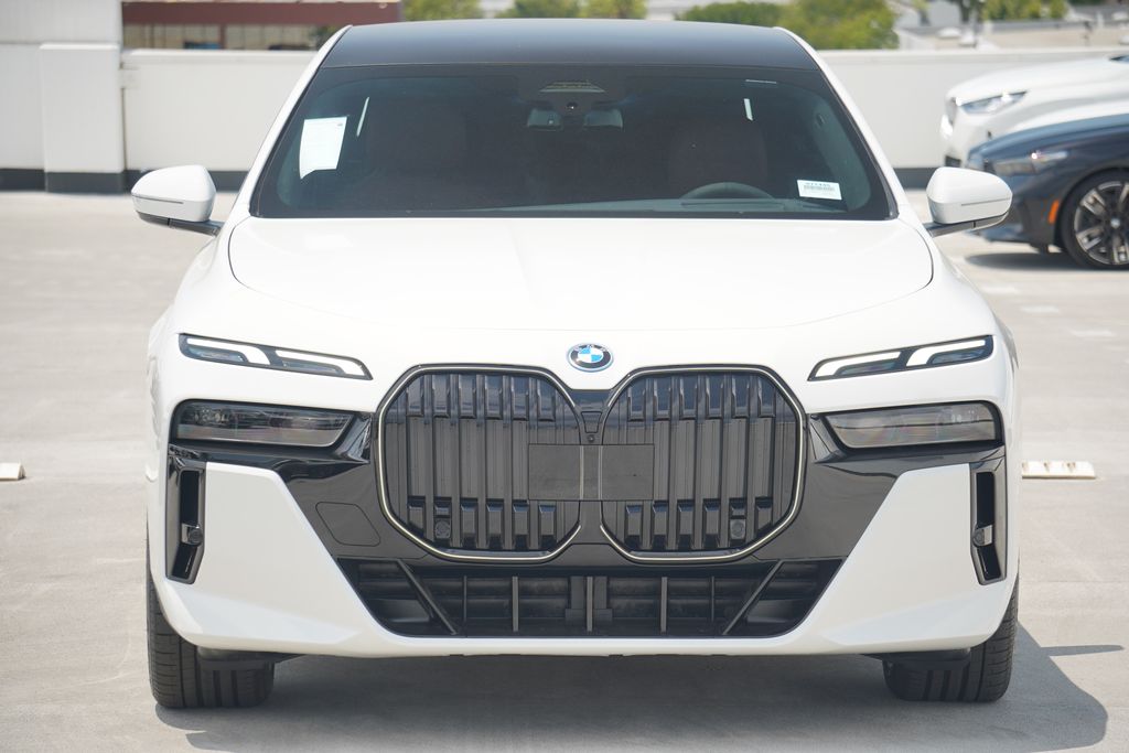 Thumbnail: 2025 BMW i7 - 2