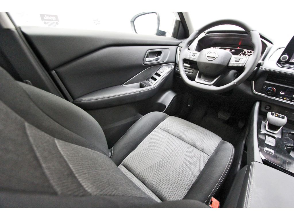 2026 Nissan Rogue SV - 5