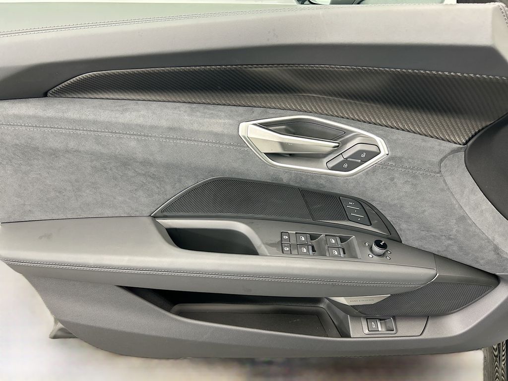 Thumbnail: 2026 Audi e-tron GT - 23