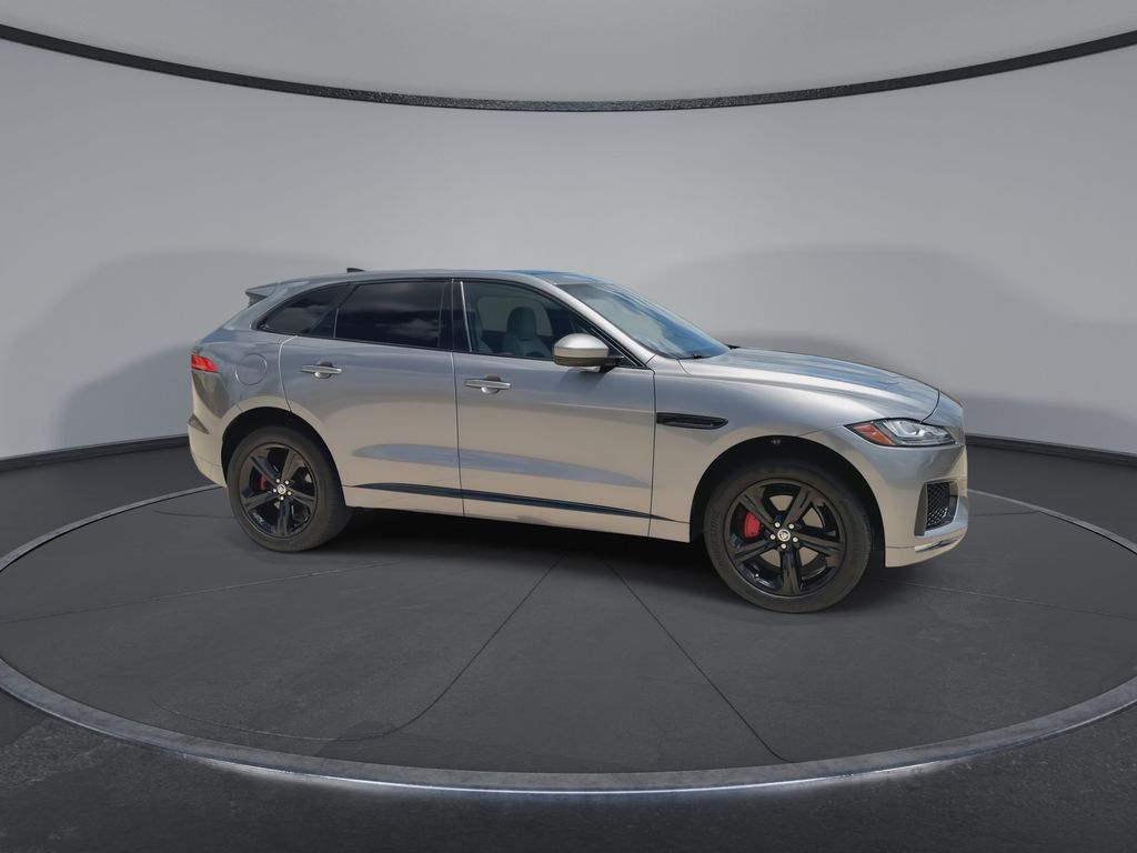 Thumbnail: 2020 Jaguar F-Pace - 2