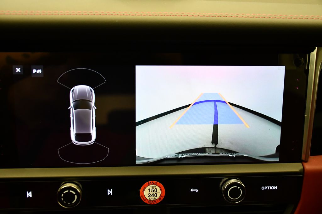 Thumbnail: 2026 Porsche Macan - 32