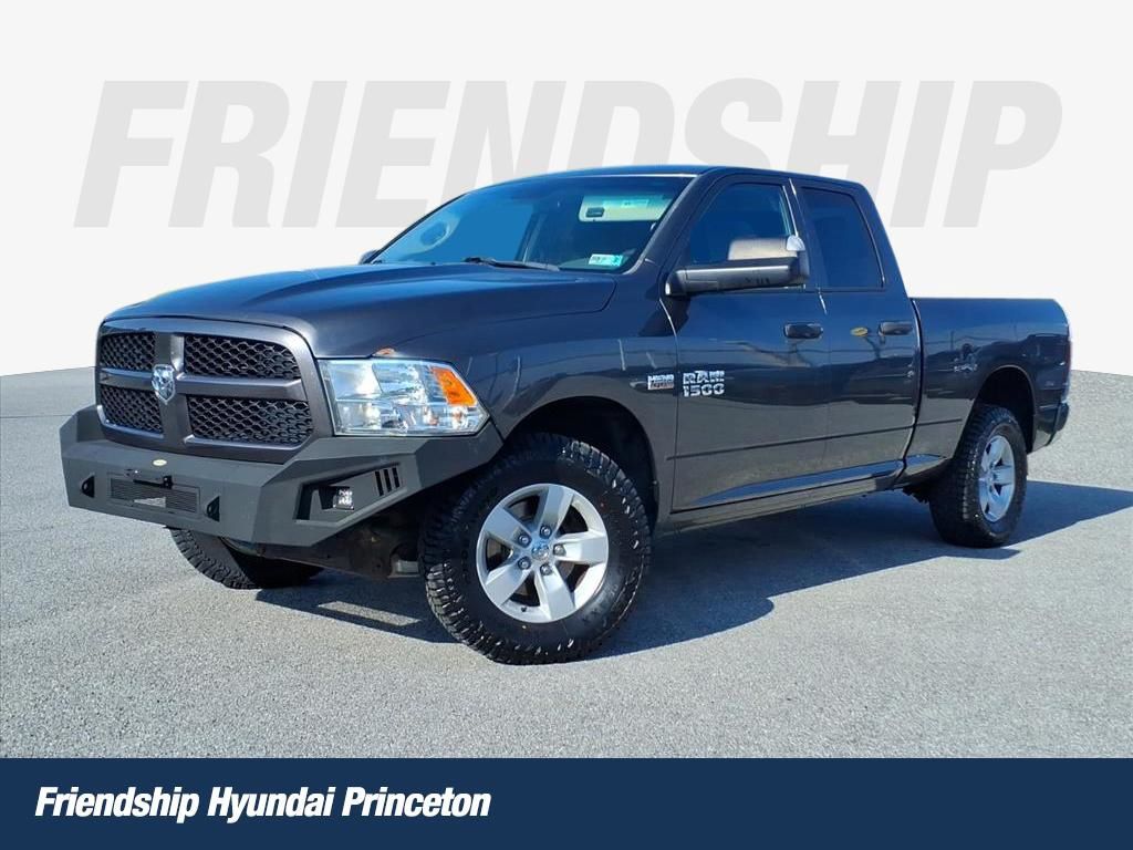 2018 RAM 1500 Gris (Granite Crystal Metallic Clearcoat) Camioneta Todo terreno 8 velocidades Automática