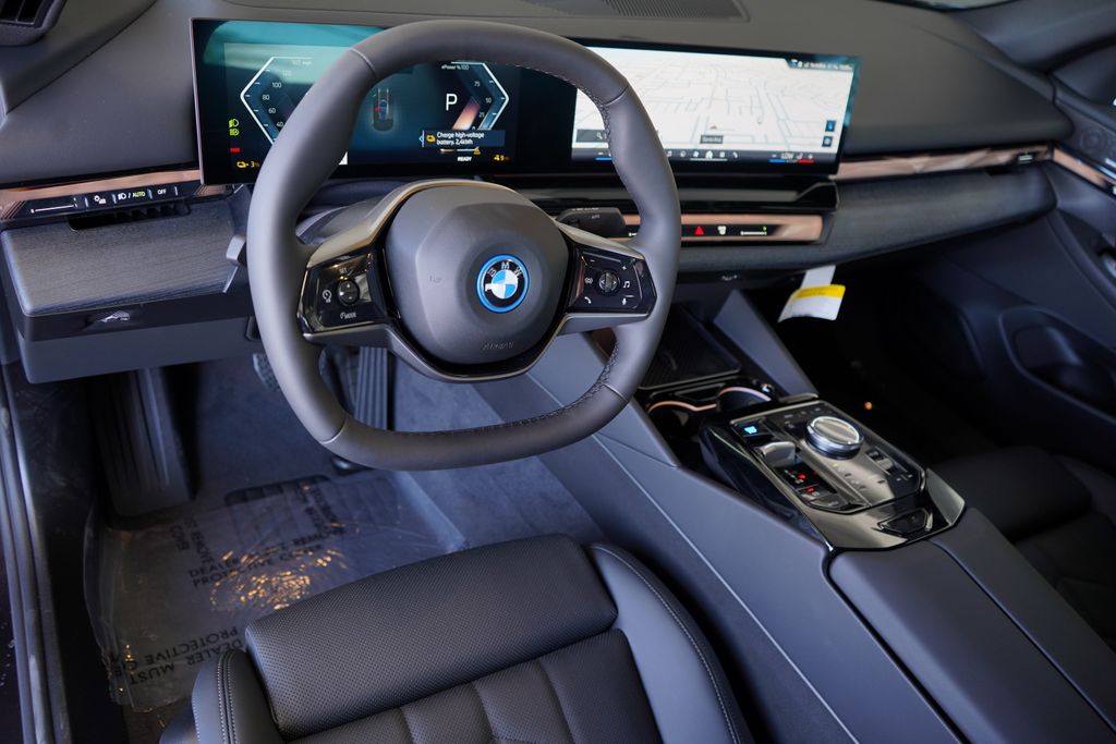 Thumbnail: 2026 BMW i5 - 13