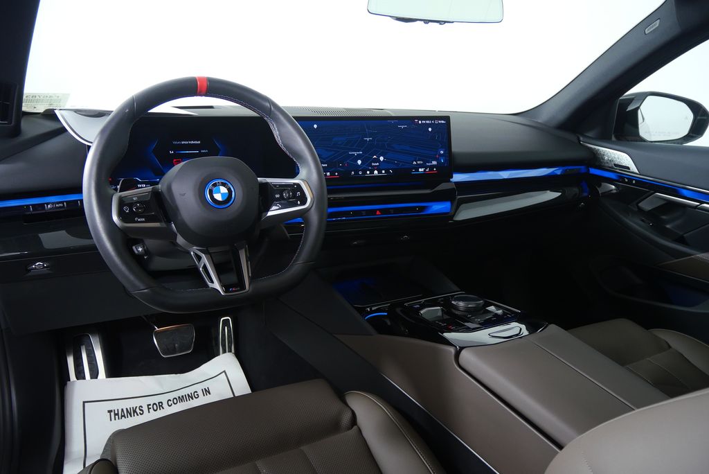 Thumbnail: 2025 BMW i5 - 21