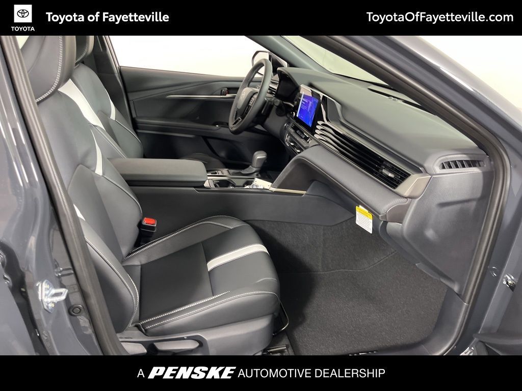 2025 Toyota Camry SE 8