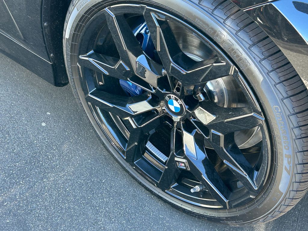 Thumbnail: 2025 BMW 3 Series - 3