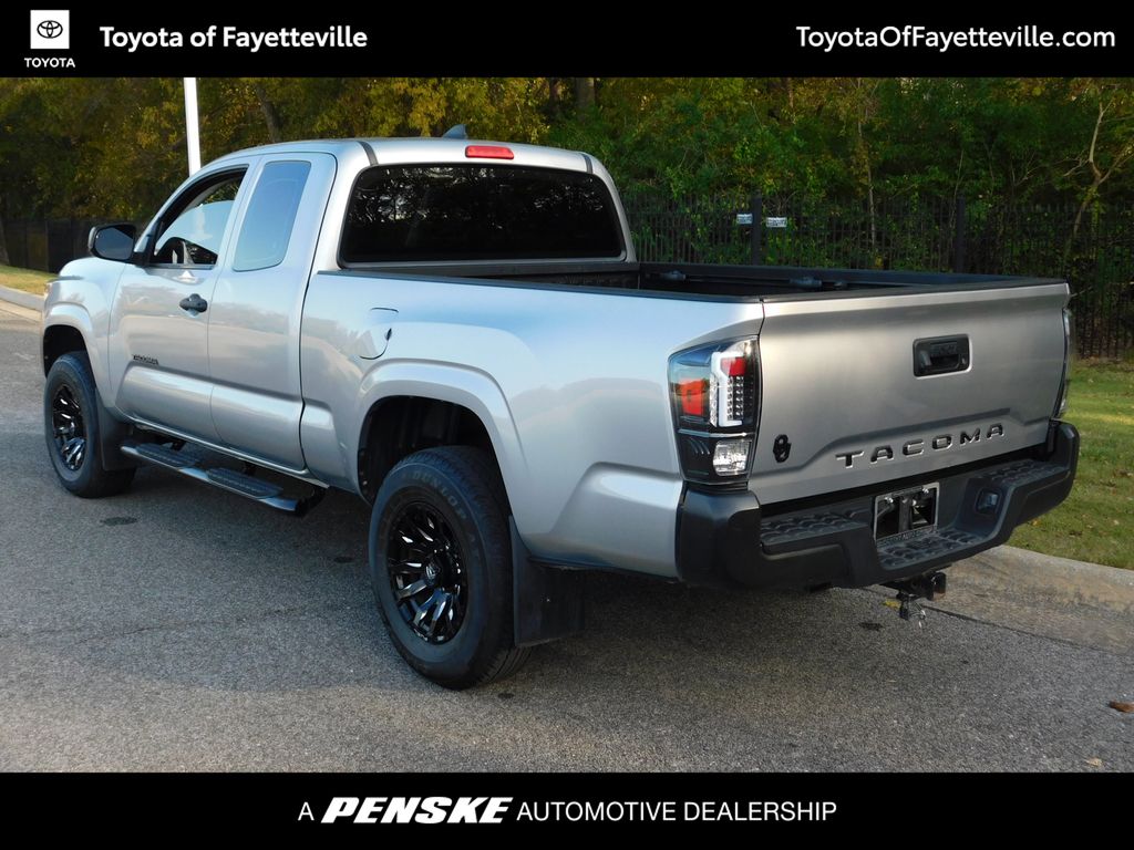 Thumbnail: 2017 Toyota Tacoma - 3