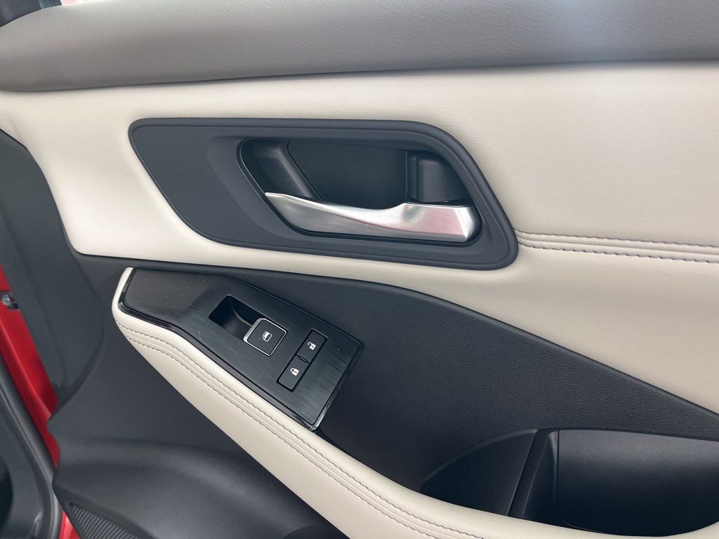 Thumbnail: 2023 Nissan Rogue - 9