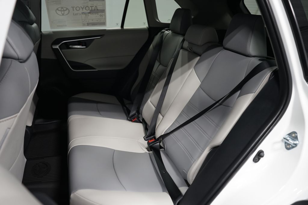 Thumbnail: 2025 Toyota RAV4 - 29