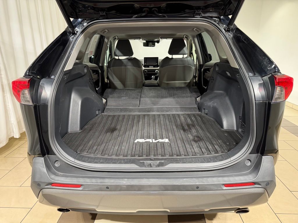 Thumbnail: 2019 Toyota RAV4 - 12