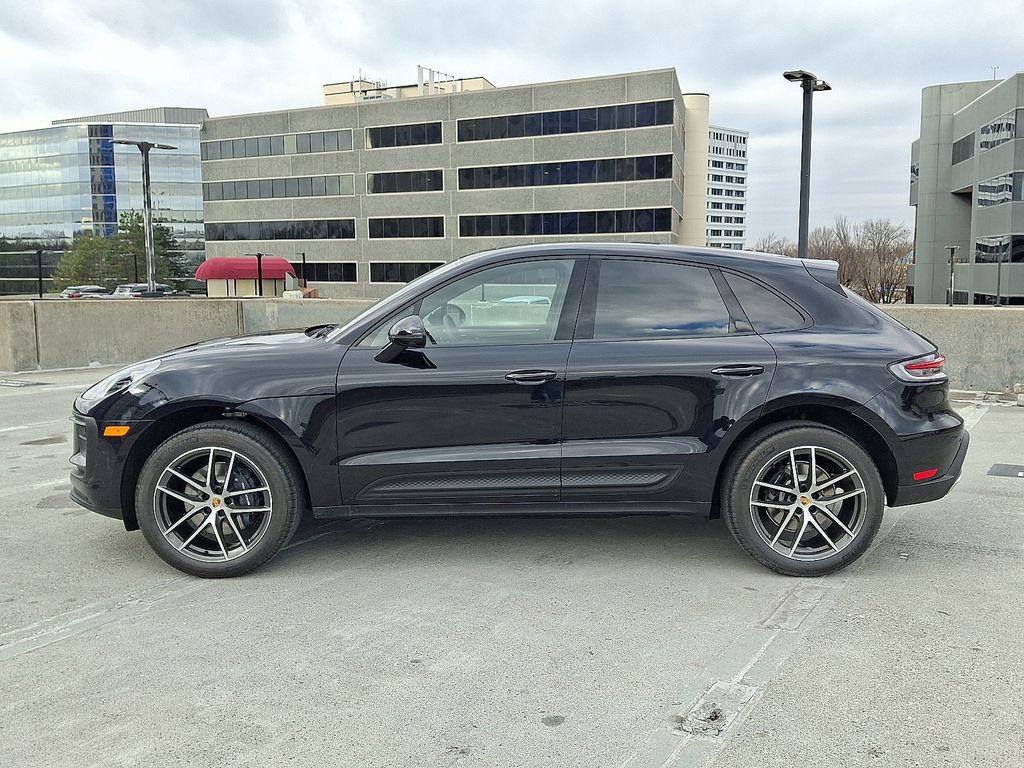 Thumbnail: 2026 Porsche Macan - 2