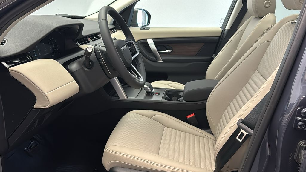 2024 Land Rover Discovery Sport S 12