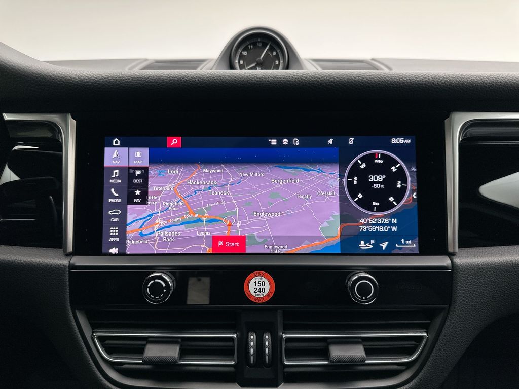 Thumbnail: 2023 Porsche Macan - 29