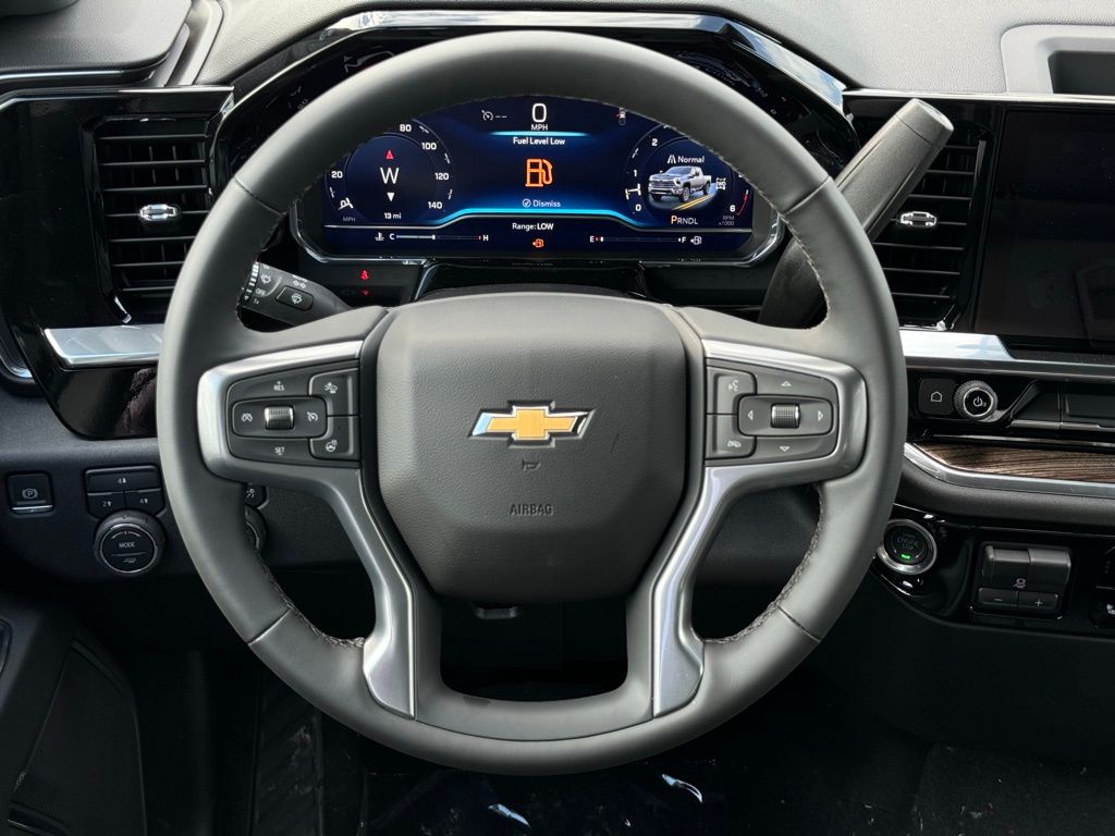 2025 Chevrolet Silverado 2500HD LT 18