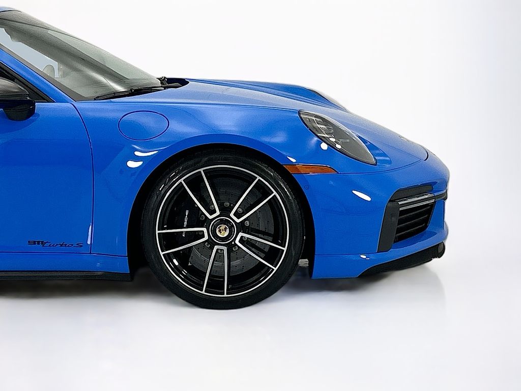 Thumbnail: 2022 Porsche 911 - 11