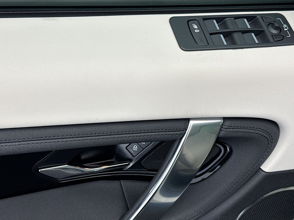 Thumbnail: 2025 Land Rover Discovery Sport - 22