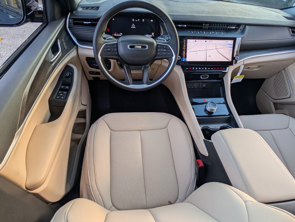 new 2026 Jeep Grand Cherokee car, priced at $48,650