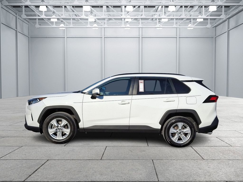 2021 Toyota RAV4 XLE 7