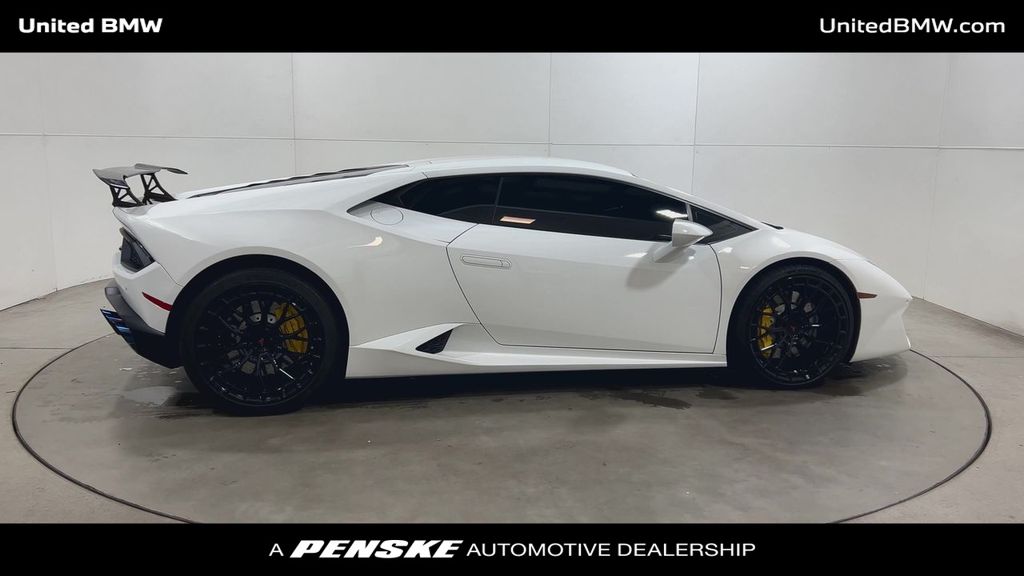 Thumbnail: 2017 Lamborghini Huracan - 9