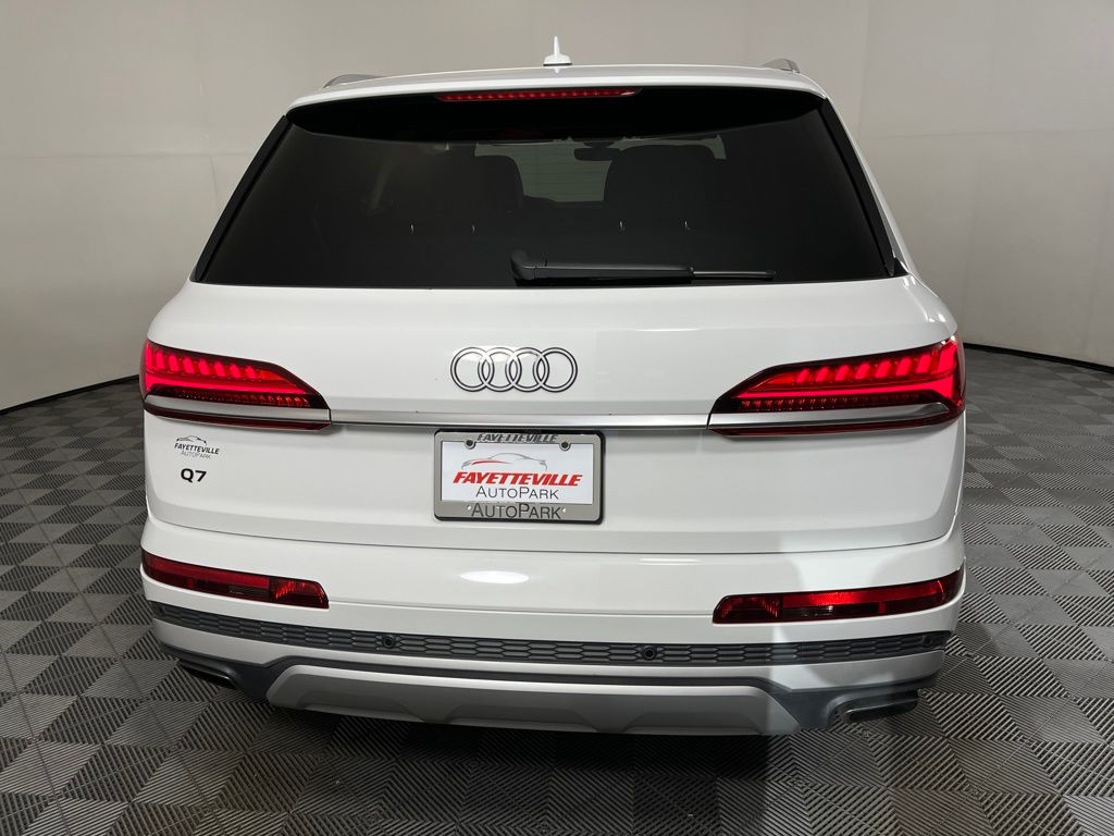 Thumbnail: 2025 Audi Q7 - 4