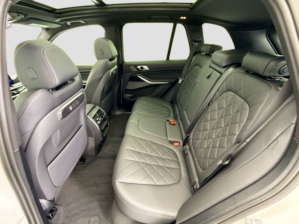 Thumbnail: 2026 BMW X5 - 20