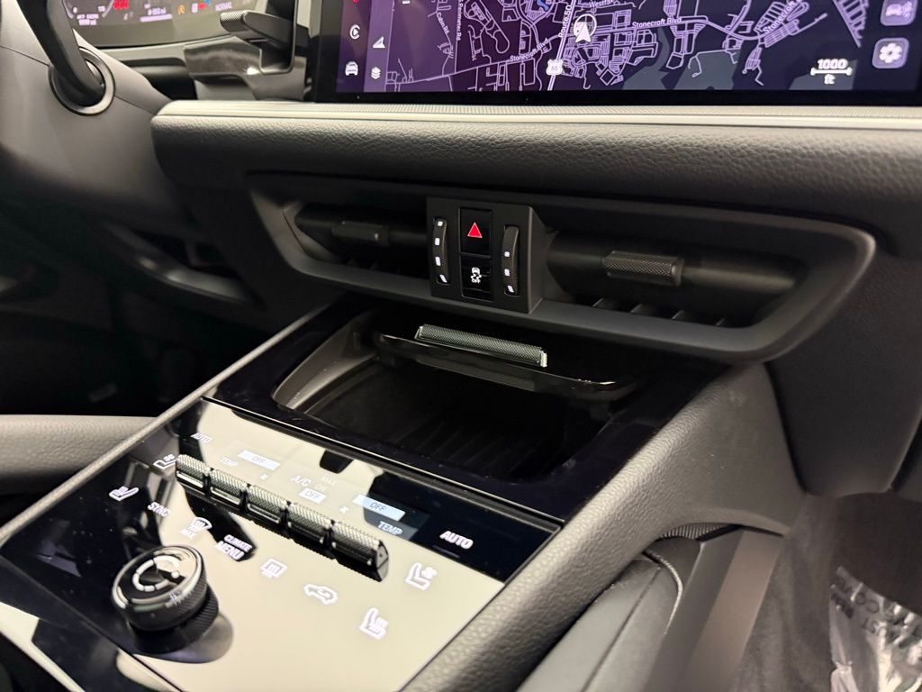 Thumbnail: 2025 Porsche Cayenne - 16