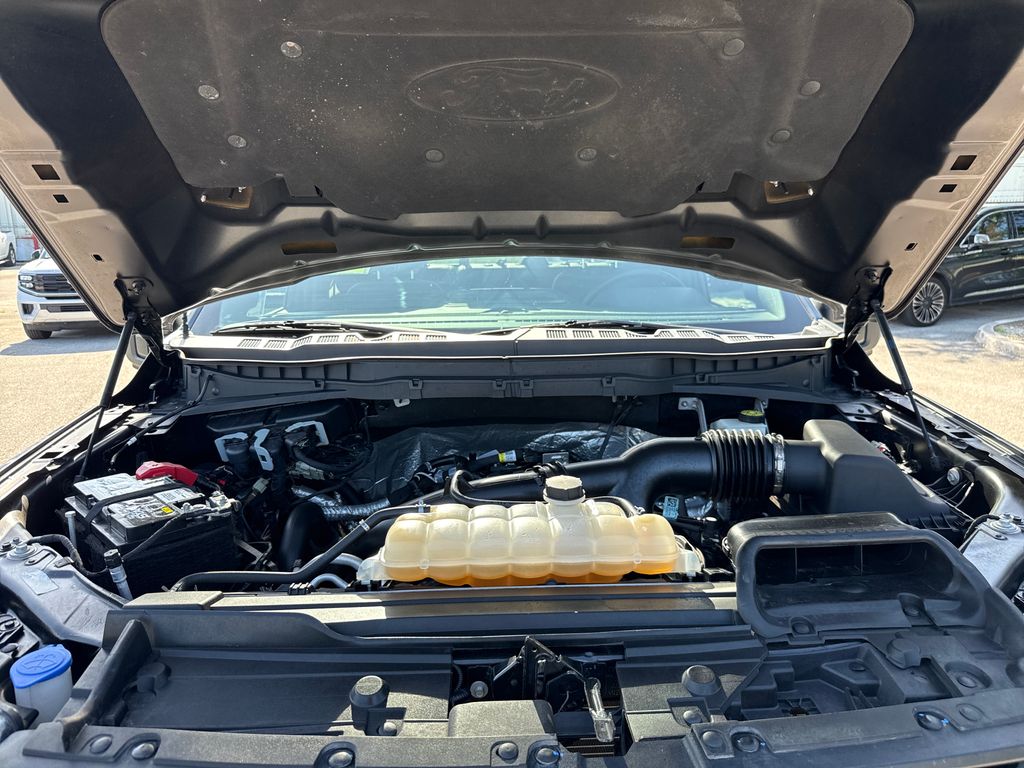 Used 2022 Gray Ford XLT w/ LIFTKIT image 30