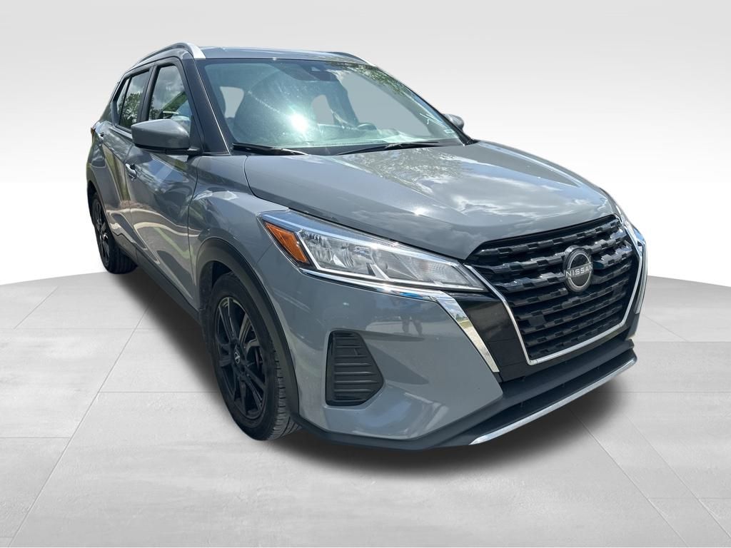 2022 Boulder Gray Pearl Nissan Kicks SV FWD SUV