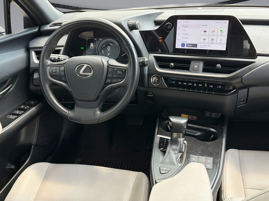 Thumbnail: 2024 Lexus UX - 18
