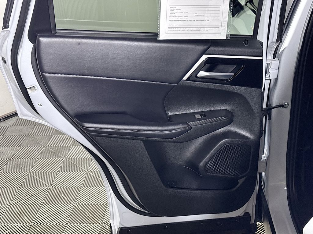 2024 Mitsubishi Outlander SE