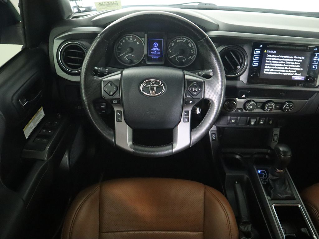 Thumbnail: 2019 Toyota Tacoma - 10