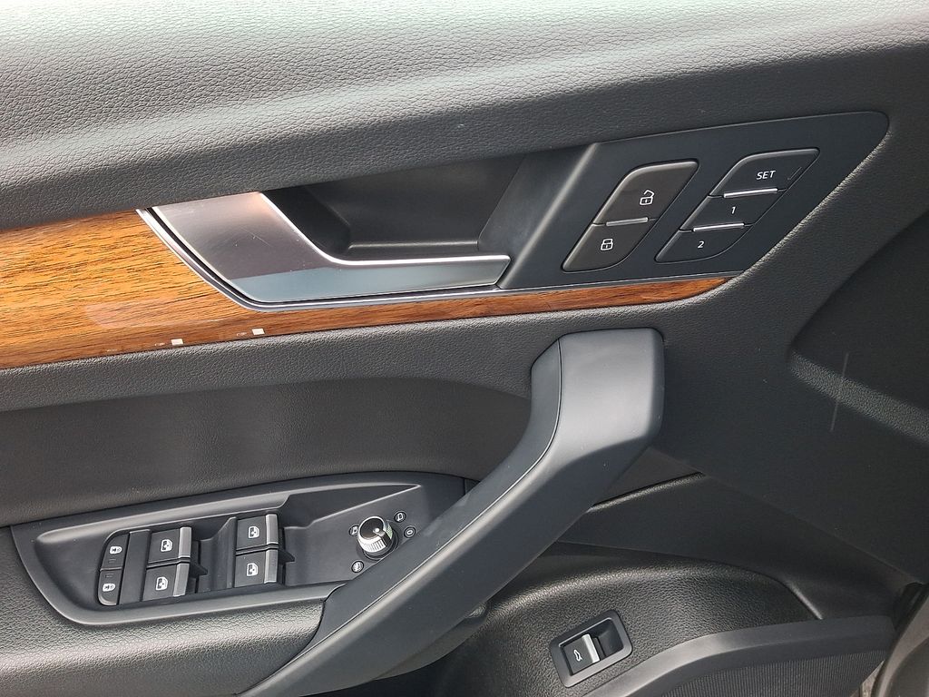 Thumbnail: 2023 Audi Q5 - 12