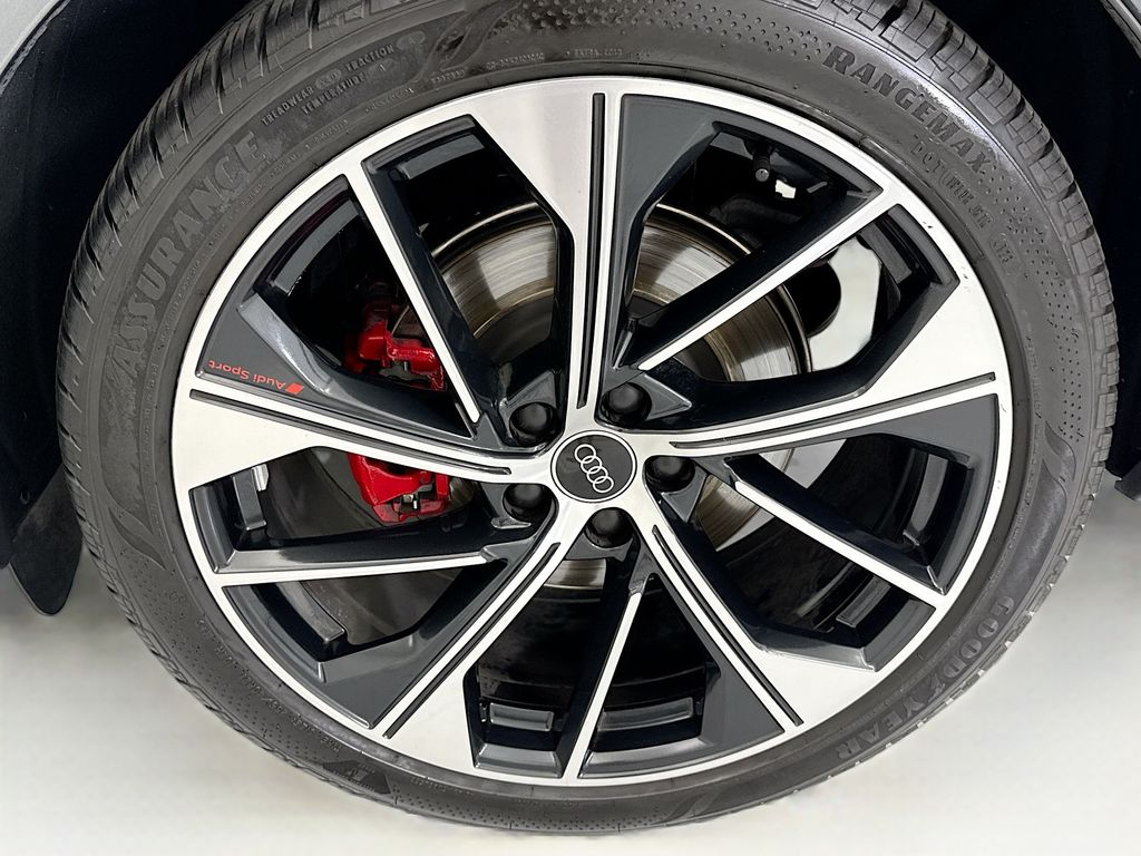 Thumbnail: 2023 Audi SQ5 - 30