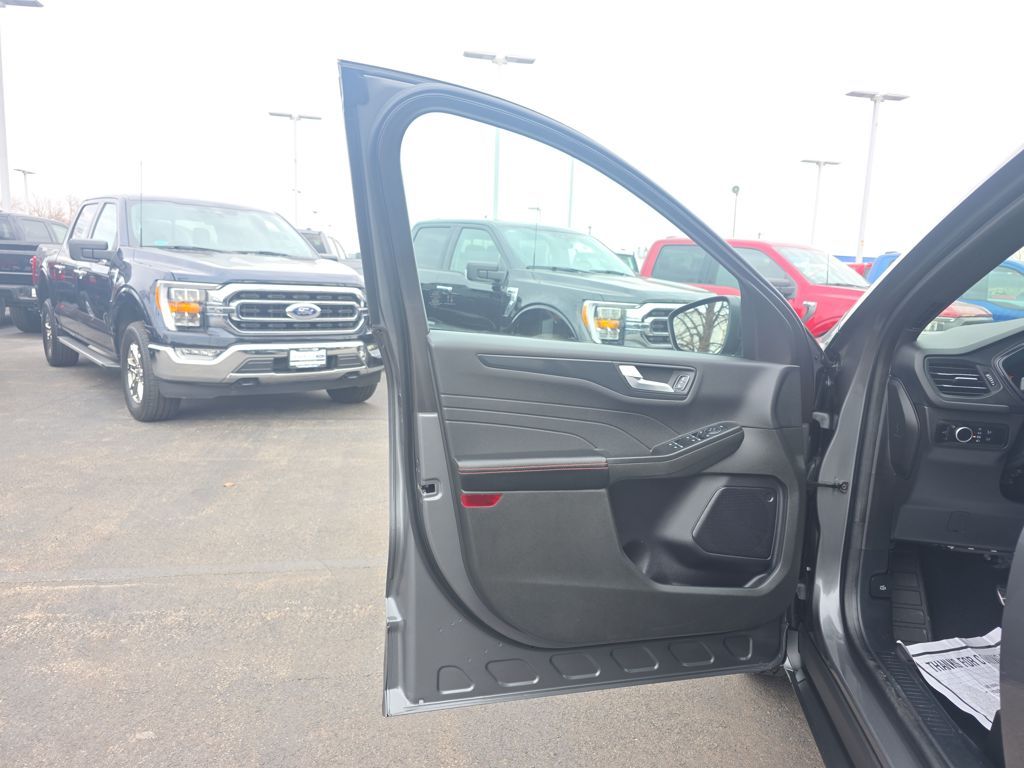 Certified Used 2023 Gray Ford ST-Line image 15