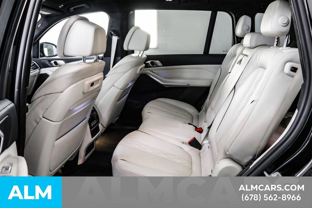 Used 2022 Black BMW xDrive40i image 17