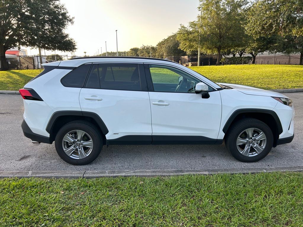 2024 Toyota RAV4 XLE 6