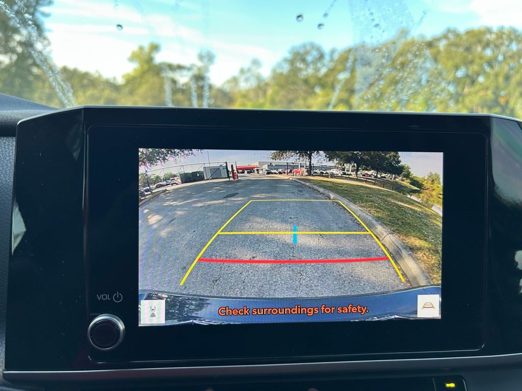 Thumbnail: 2025 Toyota Camry - 23