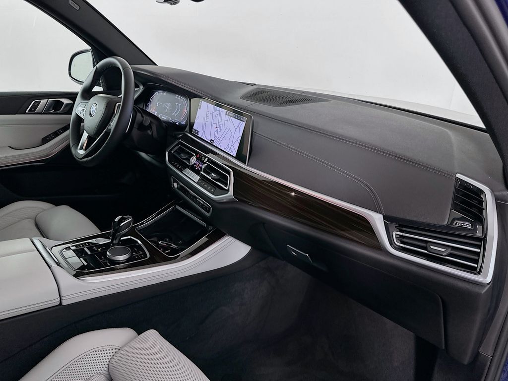 Thumbnail: 2023 BMW X5 - 29
