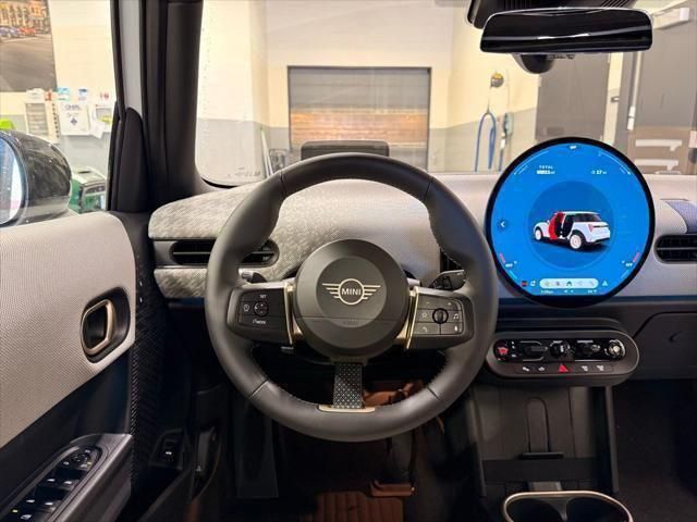 Thumbnail: 2025 MINI Cooper - 22