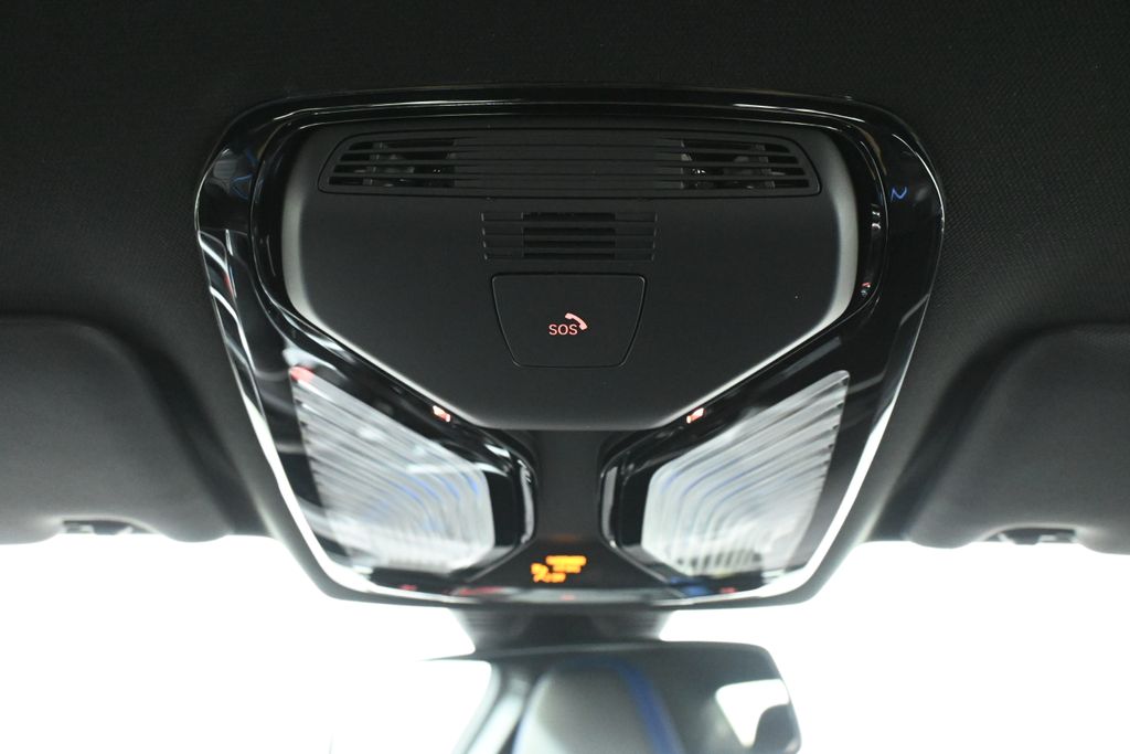 Thumbnail: 2024 BMW M2 - 21