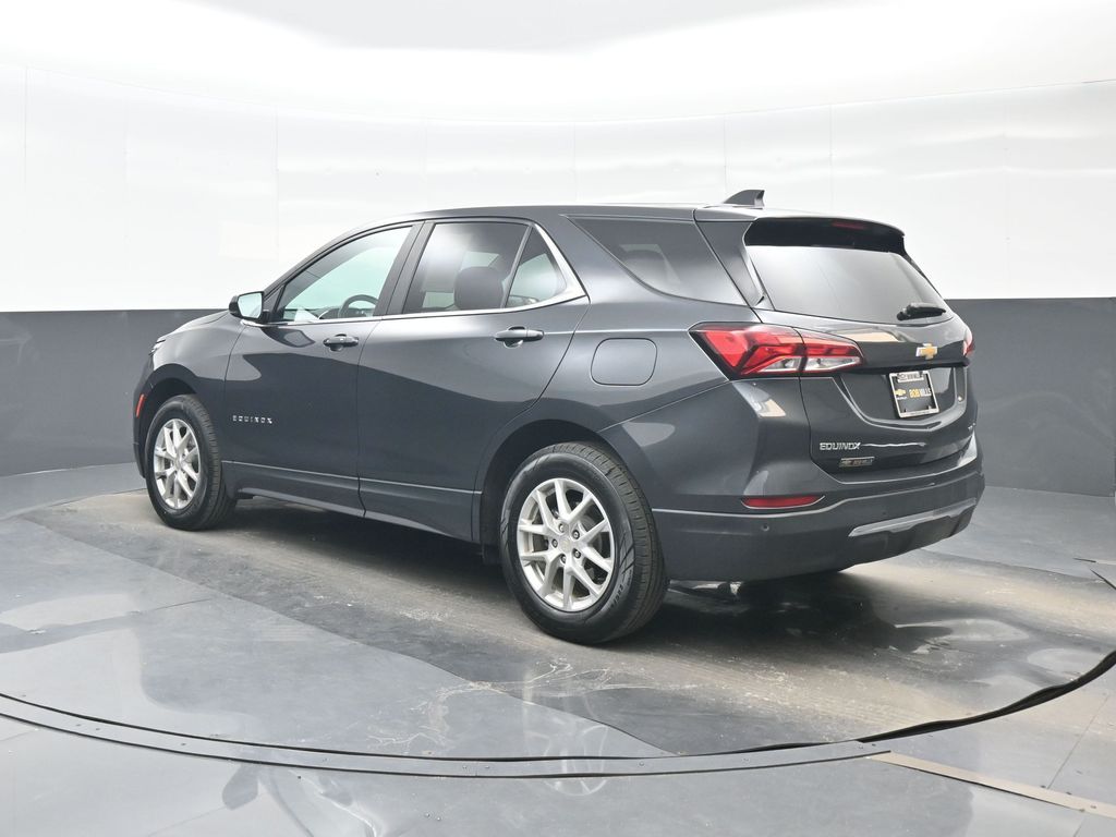 View vehicle photo 4