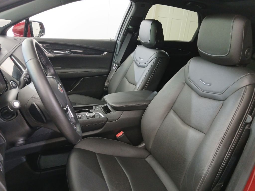 used 2021 Cadillac XT5 car, priced at $31,500