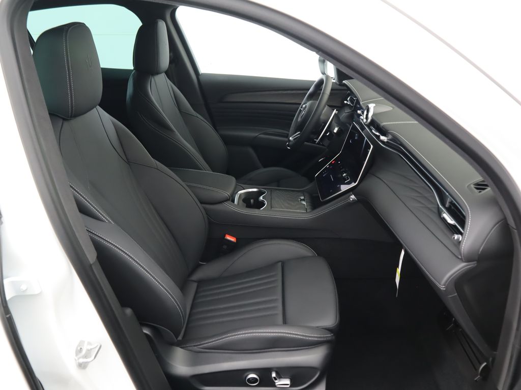 Thumbnail: 2025 Maserati Grecale - 21