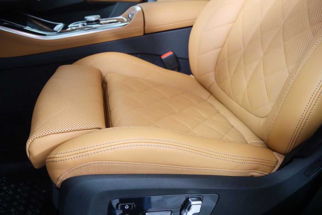 Thumbnail: 2026 BMW X5 - 9