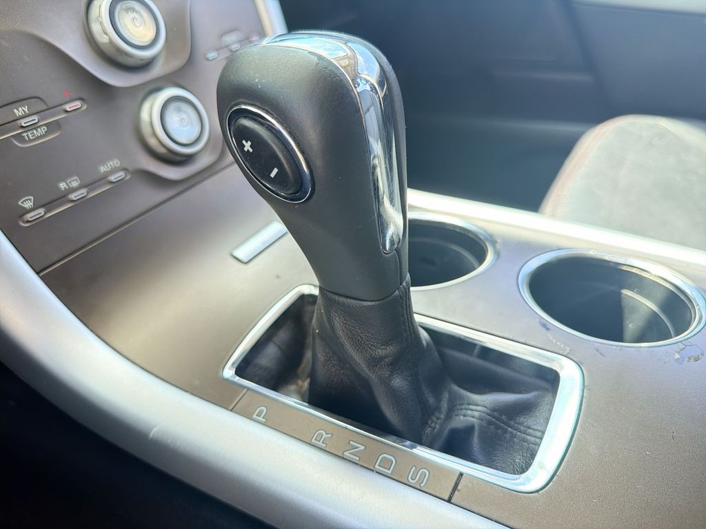 Used 2014 Silver Ford SEL image 21